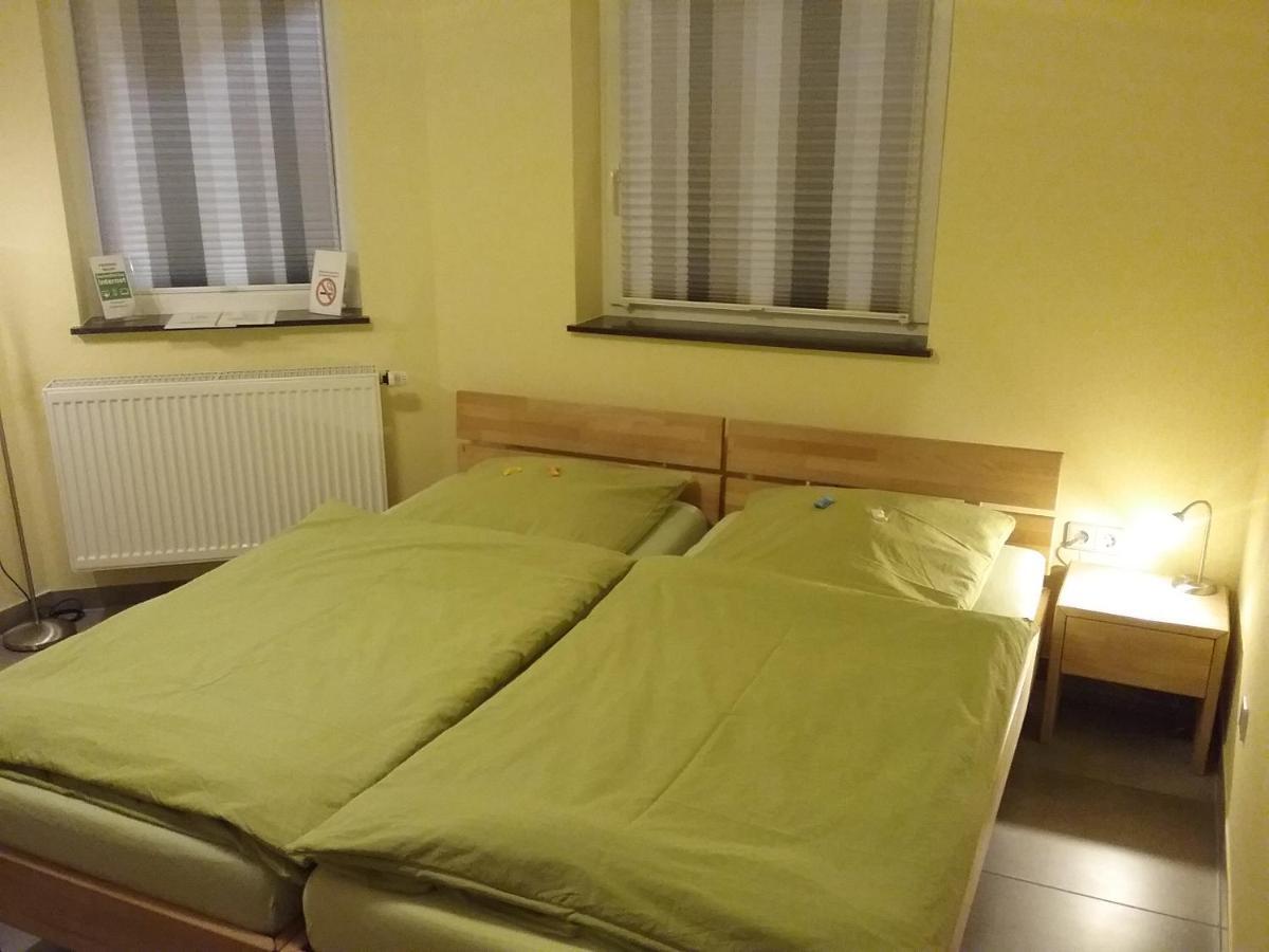 Gaestezimmer , Pension Wauri Waldenbuch Bagian luar foto