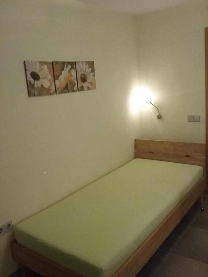 Gaestezimmer , Pension Wauri Waldenbuch Bagian luar foto