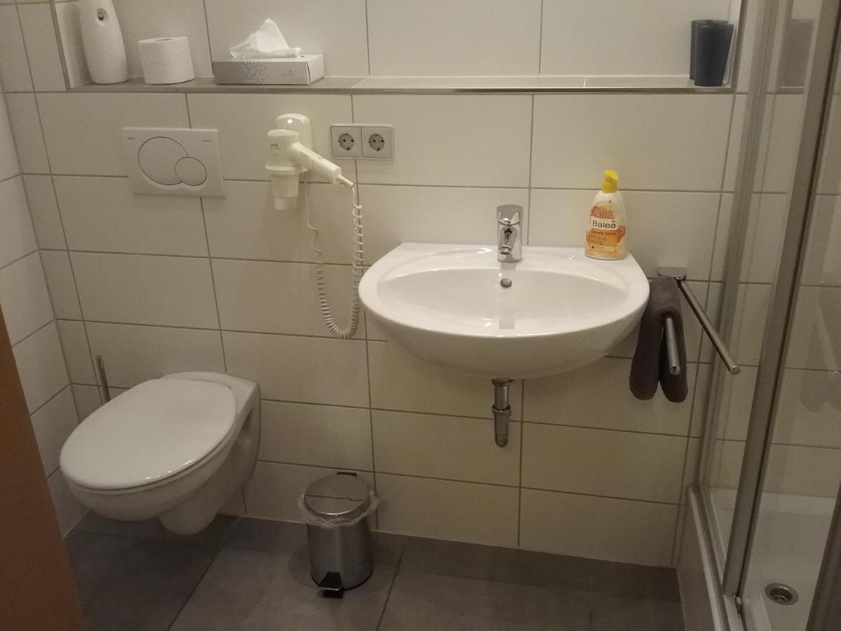 Gaestezimmer , Pension Wauri Waldenbuch Bagian luar foto