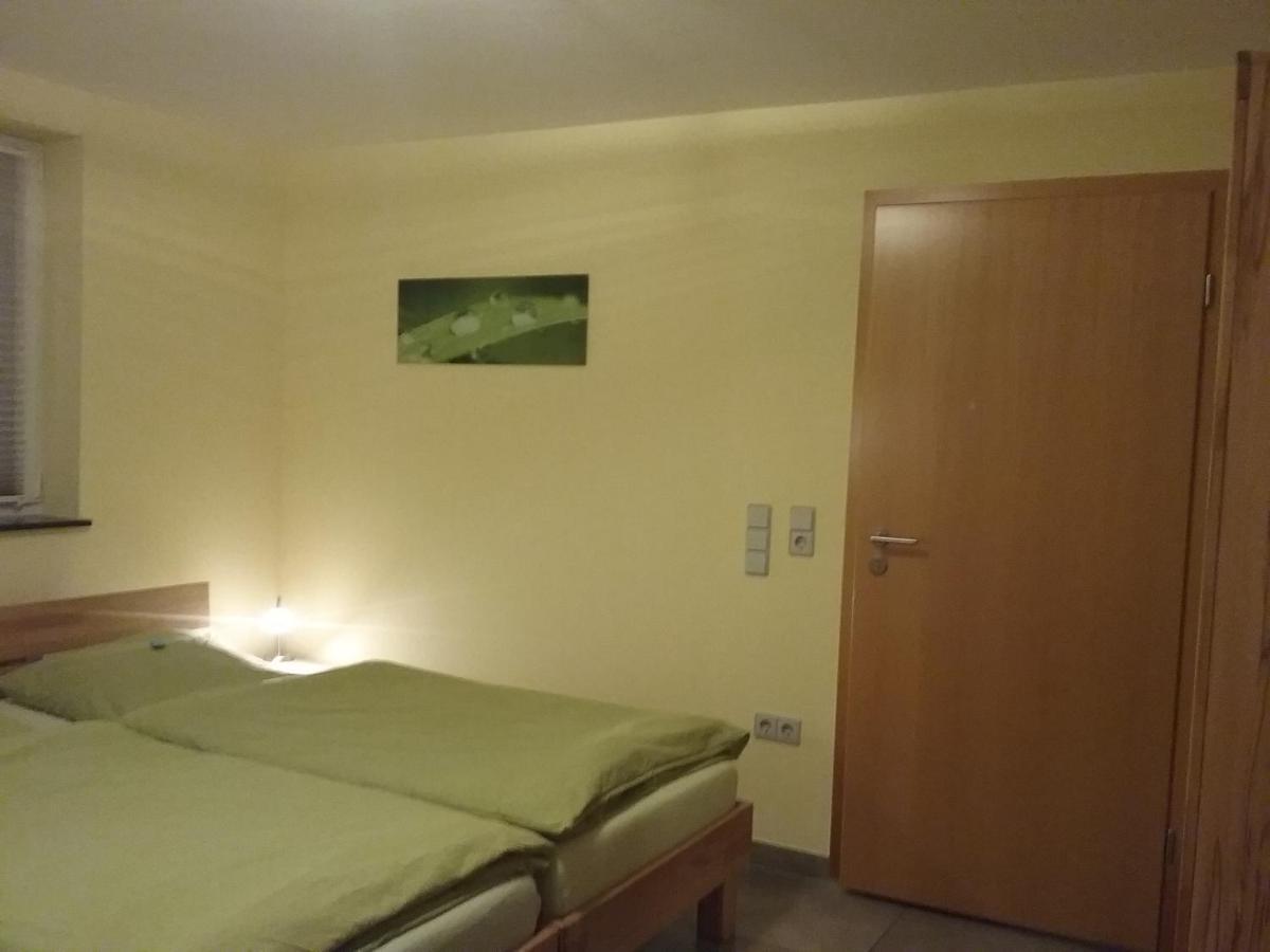 Gaestezimmer , Pension Wauri Waldenbuch Bagian luar foto