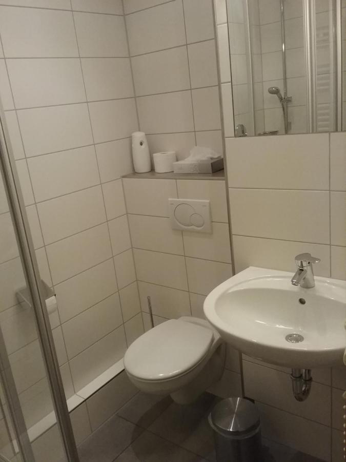 Gaestezimmer , Pension Wauri Waldenbuch Bagian luar foto